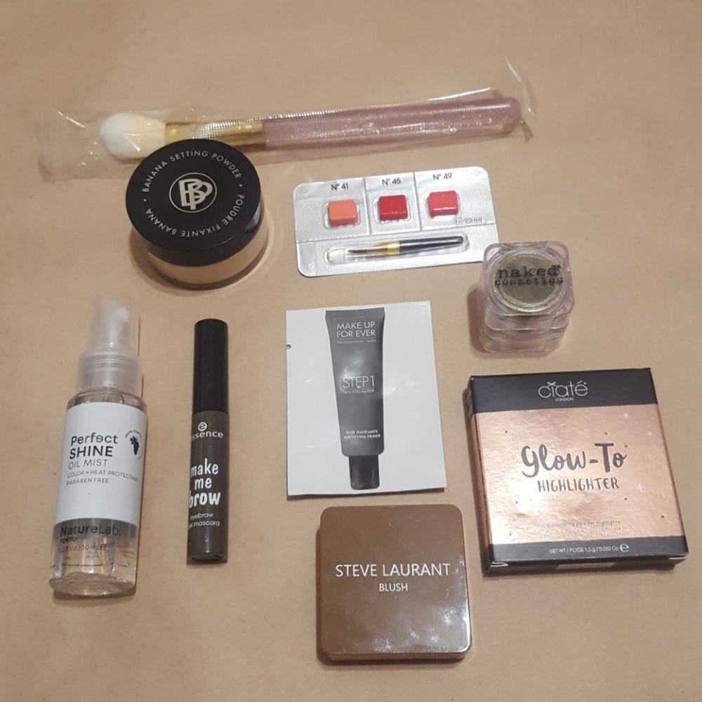 NEW AND UNUSED Makeup Sample Bundle